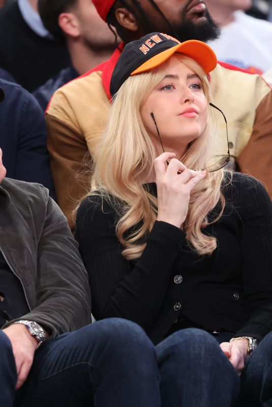 KATHRYN NEWTON at Los Angeles Clippers vs New York Knicks Game at Madison Square Garden in New York City 01/07/2026