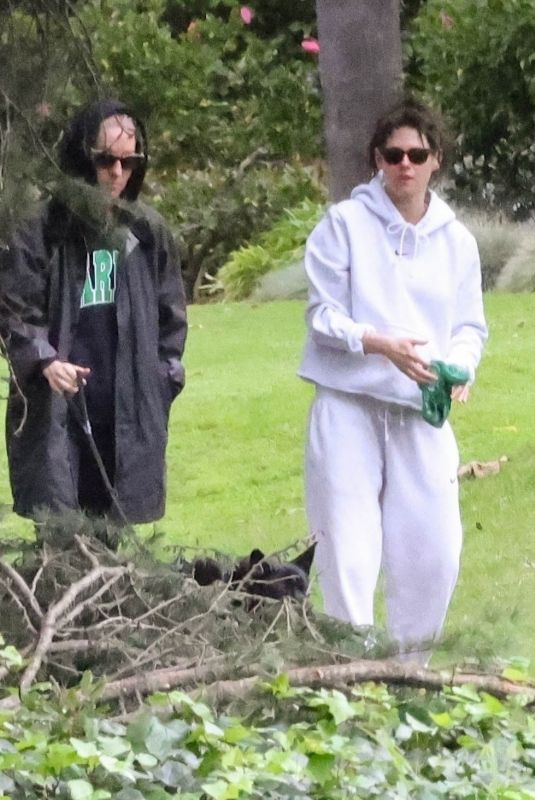 KRISTEN STEWARTand DYLAN MEYER Walking Their Dog Cole in Los Angeles 01/02/2026