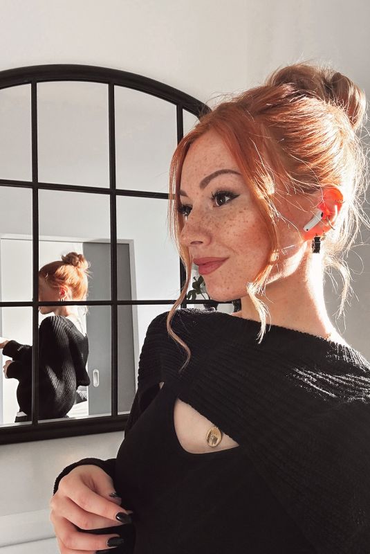 LARISSA OPTIZ - Instagram Photos 01/20/2026
