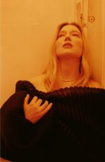 LEA SEYDOUX in Harper