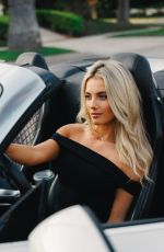 LINDSAY BREWER - Instagram Photos 01/02/2026
