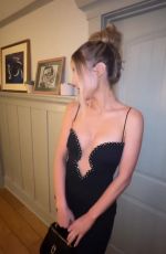 LISA GILROY - Instagram Photos 01/12/2026