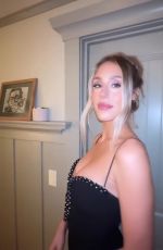 LISA GILROY - Instagram Photos 01/12/2026