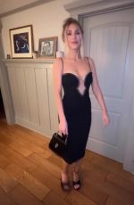 LISA GILROY - Instagram Photos 01/12/2026