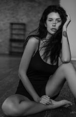 LIZA MAKHU at a Photoshoot, January 2026