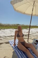 MADELINE HOPE - Instagram Photos and Videos 01/08/2026