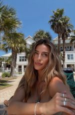 MADELINE HOPE - Instagram Photos and Videos 01/08/2026