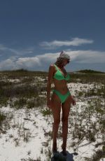 MADELINE HOPE - Instagram Photos and Videos 01/08/2026