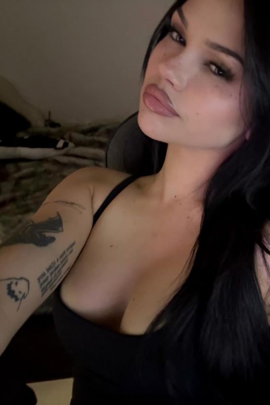 MAGGIE LINDEMANN - Instagram Photos 01/21/2026