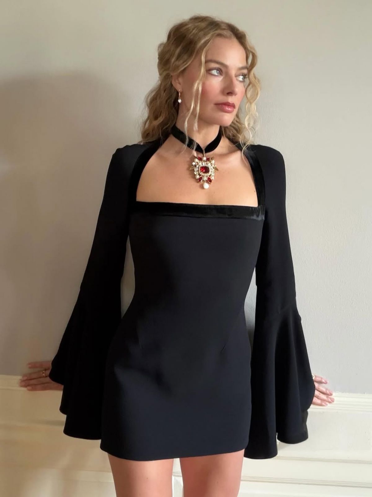 margot-robbie-wuthering-heights-press-photoshoot-january-2026