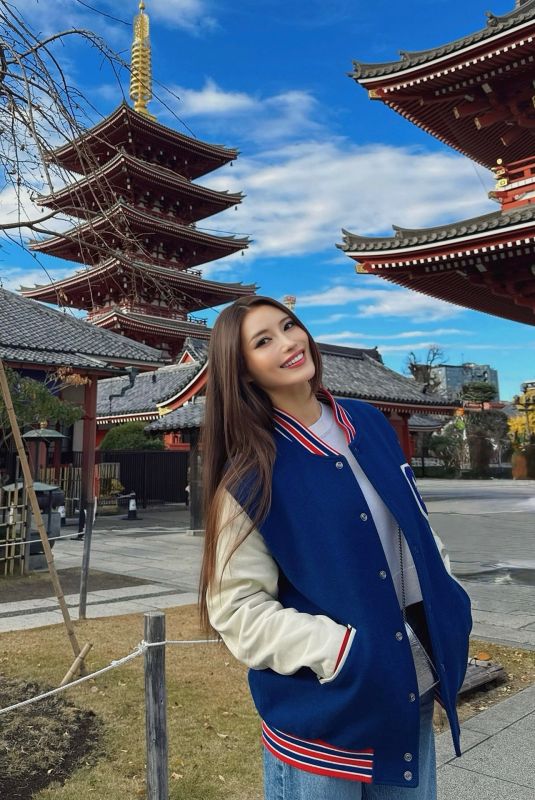 MIKA TAKEUCHI - Instagram Photos 01/05/2025