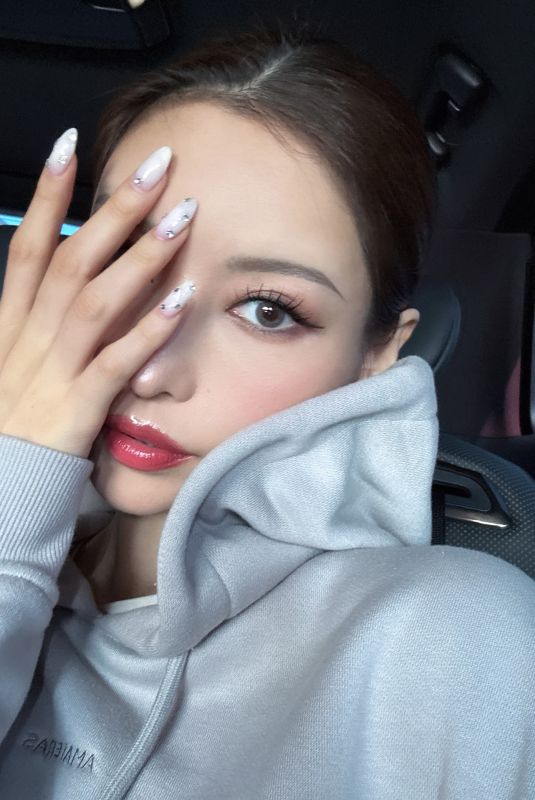 MIKA TAKEUCHI - Instagram Photos 01/30/2026
