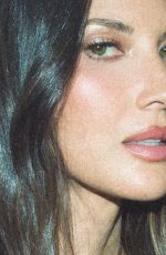 OLIVIA MUNN - Instagram Photos 01/12/2026