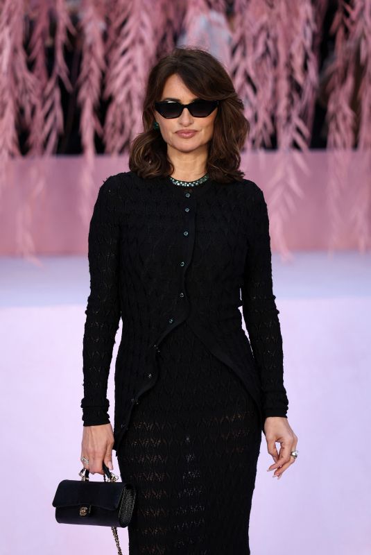 PENELOPE CRUZ at Chanel Haute Couture Week Spring/Summer 2026 Show at Paris Fashion Week 01/27/2026