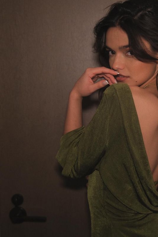RACHEL ZEGLER - Instagram Photos 01/01/2026