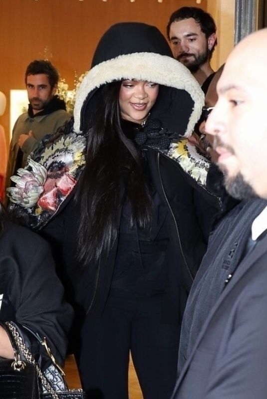RIHANNA Visits the Dior Boutique at Paris Fashion Week 01/27/2026