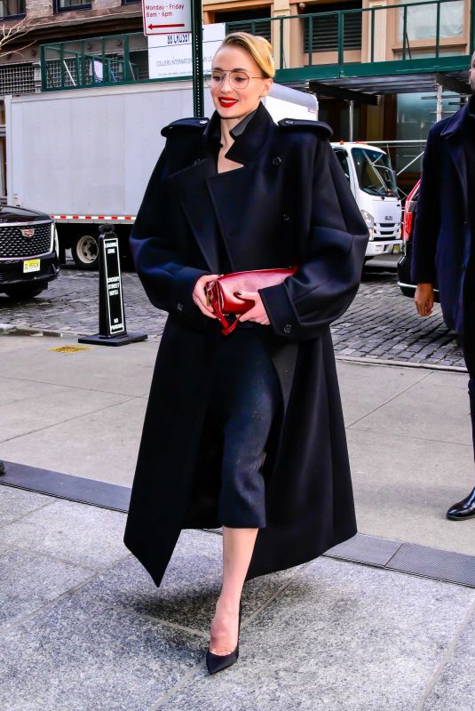 SOPHIE TURNER Out and About in New York City 01/07/2026
