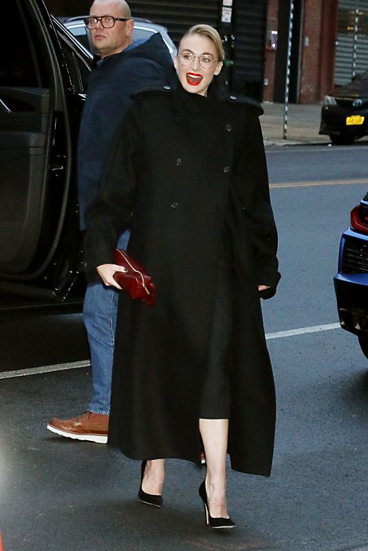 SOPHIE TURNER Out in New York City 01/07/2026