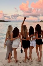 SYDNEY THOMAS - Instagram Photos 01/09/2026