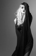 TAYLOR MOMSEN - Instagram Photos 01/17/2026