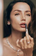 ANA DE ARMAS - Golden Globes Photoshoot, January 2026