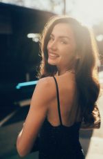 ANA DE ARMAS - Golden Globes Photoshoot, January 2026