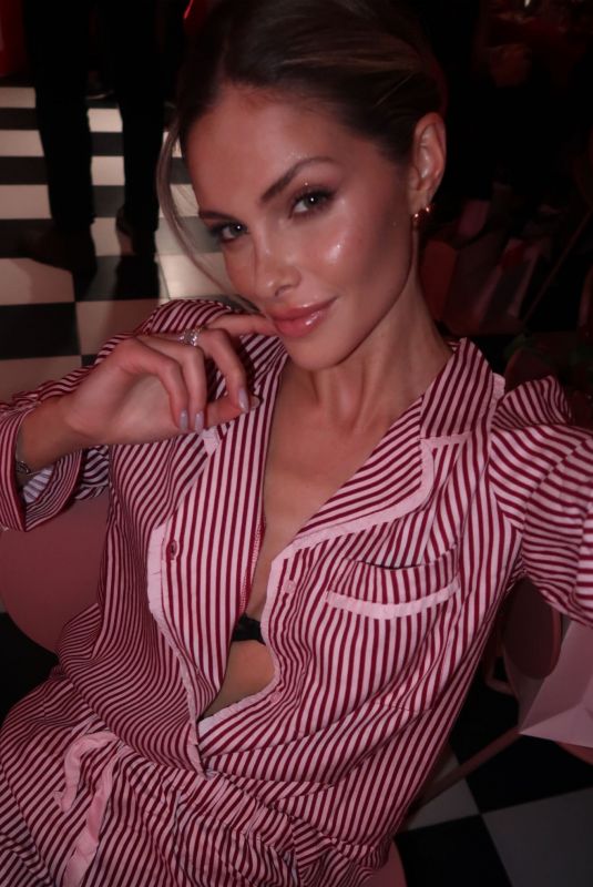 ANNA MARIA OLBRYCHT - Instagram Photos 02/11/2026