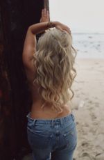 ELLIE BLUE - Instagram Photos 02/21/2026
