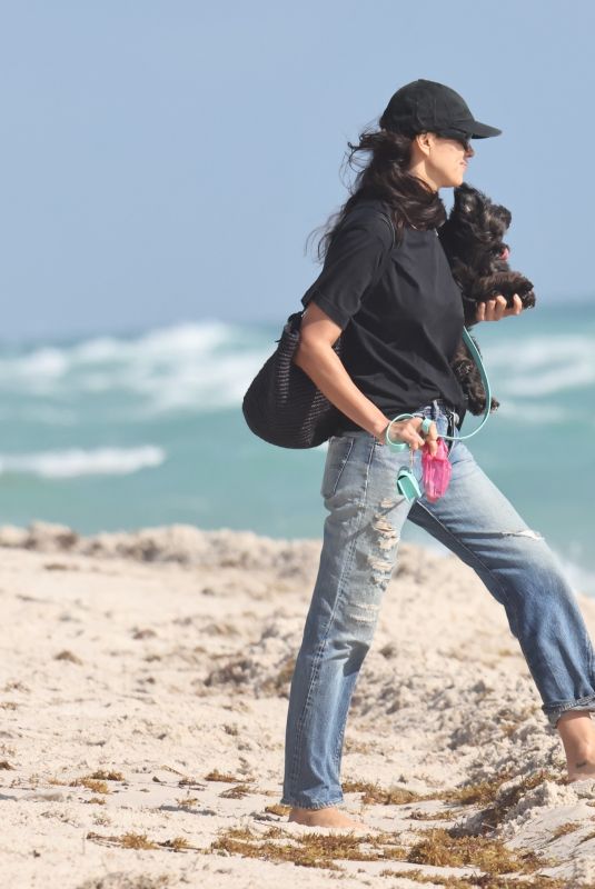 IRINA SHAYK Out for Early Morning Beach Walk in Miami 02/17/2026