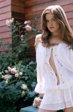 ISLA FISHER at a Photoshoot 2005