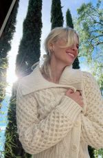 JANUARY JONES - Instagram Photos and Video 02/15/2026