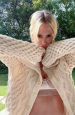 JANUARY JONES - Instagram Photos and Video 02/15/2026