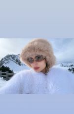 JULIA CAVANAGH - Instagram Photos 02/05/2026
