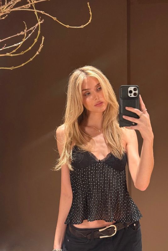 KARI RILEY - Instagram Photos 02/10/2026