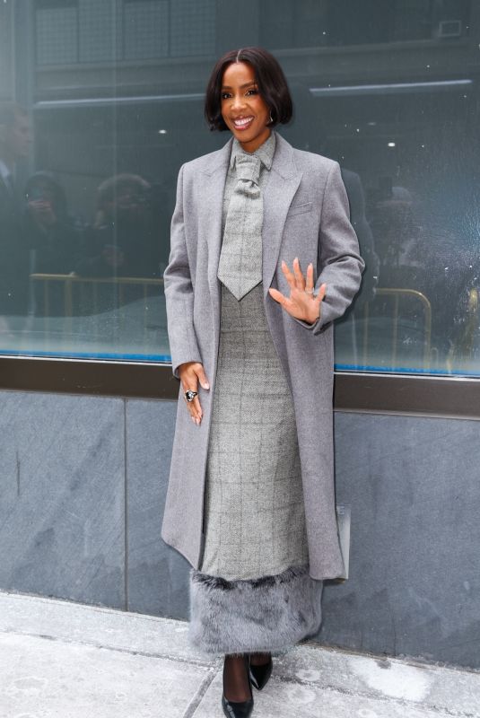 KELLY ROWLAND Arrives at Tamron Hall Show in New York City 02/03/2026
