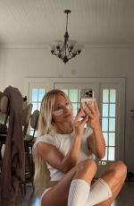 LEILA FALER - Instagram Photos and Video 02/25/2026