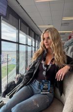 LINDSAY BREWER - Instagram Photos 02/19/2026