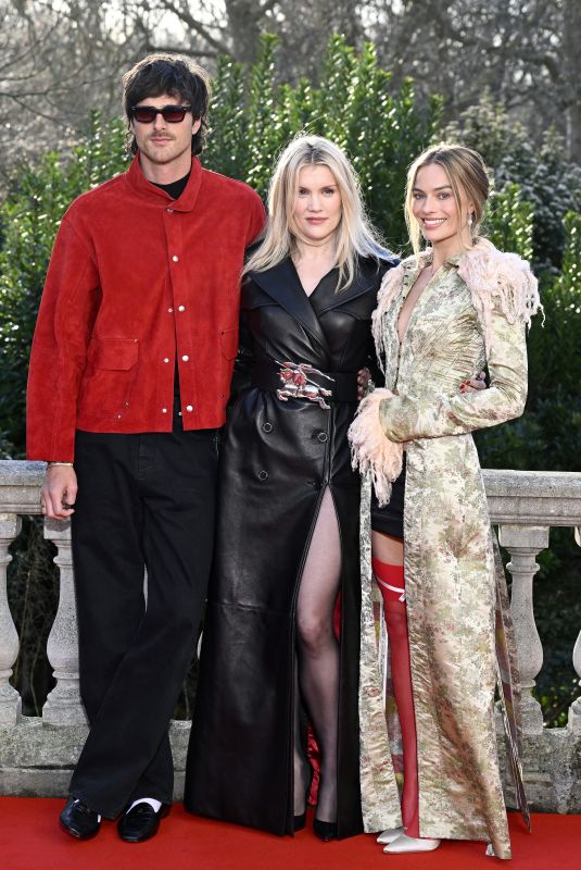 MARGOT ROBBIE, ALISON OLIVER and EMERALD FENNELL at Wuthering Heights Photocall in London 02/04/2026