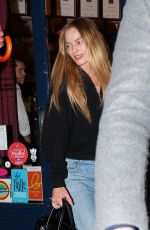 MARGOT ROBBIE Night Out in Paris 02/01/2026