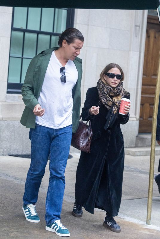 MARY KATE OLSEN and Vito Schnabel Out in New York City 02/19/2026