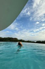 MIKA TAKEUCHI - Instagram Photos 02/20/2026