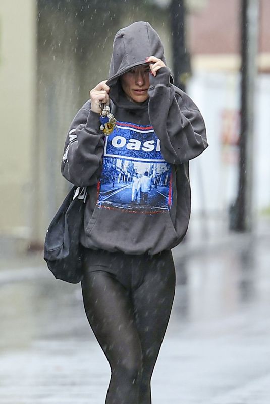 OLIVIA WILDE Braves the Rain for a Gym Session in Los Angeles 02/16/2026
