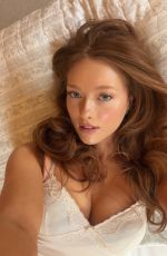 PHOEBE GINGER - Instagram Photos 02/07/2026