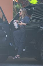 Pregnant JENNIFER MEYER Out for Lunch in Beverly Hills 02/03/2026