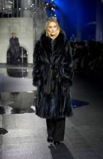 ROSIE HUNTINGTON-WHITELEY at Burberry SS 2026 Runway SHow at London Fashion Week 02/23/2026