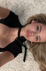 SARA CRUMBLELEG - Instagram Photos 01/31/2026