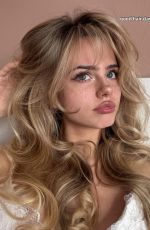 SARA CRUMBLELEG - Instagram Photos 02/04/2026