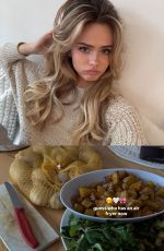 SARA CRUMBLELEG - Instagram Photos 02/20/2026