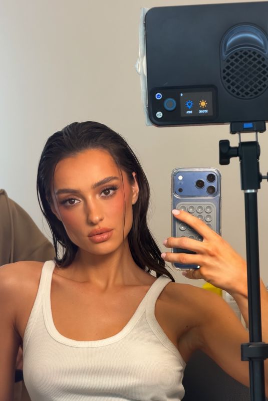 SONYA STARZHYNSKA - Instagram Photos and Video 02/06/2026