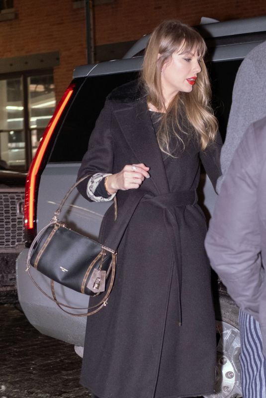 TAYLOR SWIFT Out and About in New York 02/24/2026